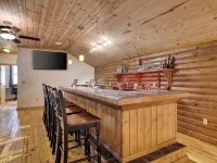 Secluded & Tranquil Retreat for 14 in the Poconos – Firepit/Games/Stargazing+ Hotels in Lake Ariel