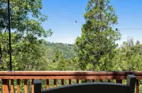 Views! Sunsets! Amenities! A-Frame Cabin Sleeping 8 Guests. Come Relax & Unwind!