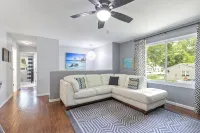 4-bedroom house in brilliant Clear Lake with AC, WiFi. Enjoy your stay