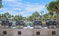 Two bedroom condo on Siesta Key with 2 pools, marina, tennis courts & more!