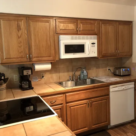Ketchikan Northern Retreat - 3 Bedroom Apartment on Large Private Lot