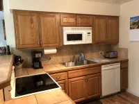 Ketchikan Northern Retreat - 3 Bedroom Apartment on Large Private Lot