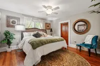 The Victorian House - Four Bedrooms - Two Bathrooms  -