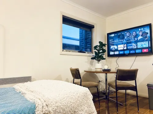 Cozy Unit in Penguin