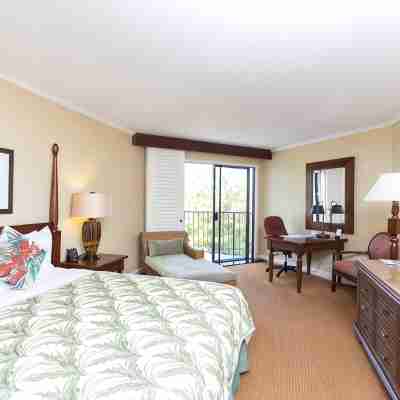 Last Minutes Special with Gorgeous Kauai beach resort, romance and fun Rooms