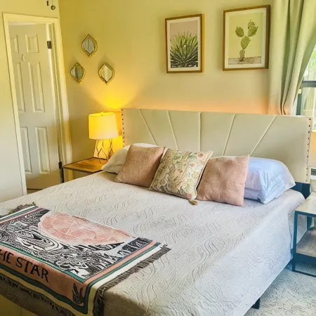 Boho-Style 2 Bed 2 Bath - 5 Mins From The Beach - Fenced In Yard - Pet Friendly