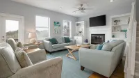 Amazing 6BR, 3 Min Walk to Beach, Private pool - Private Pools