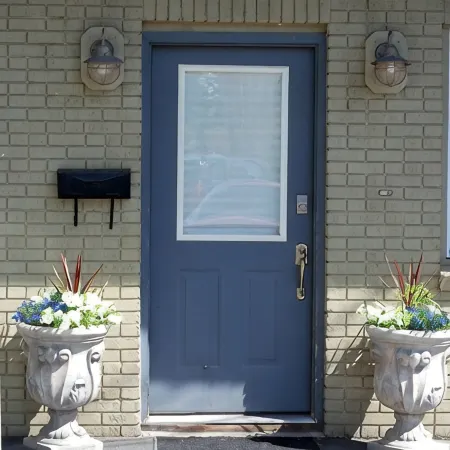 Elegant, Downtown 2-Bedroom Apartment.  Recently Updated.  Center of Downtown.