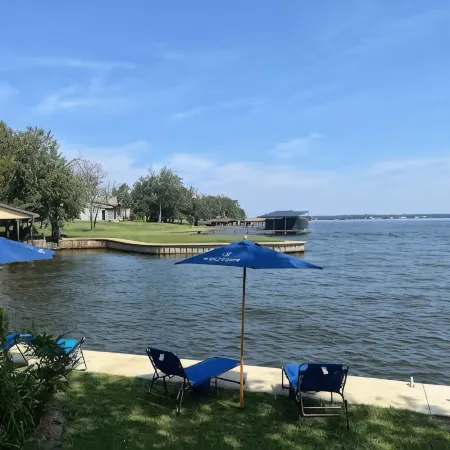 Your Lake House Awaits!