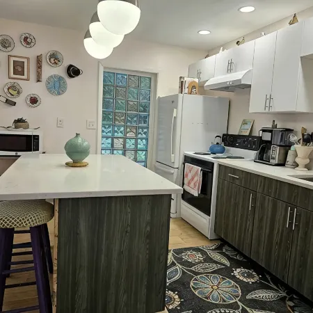 Edwards Hemingway Hideaway