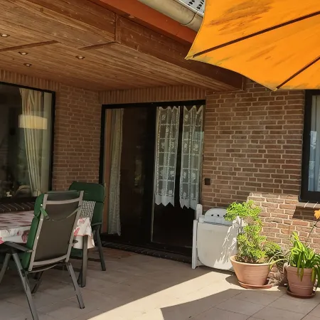 Vacation apartment for up to 8 people, 140 sqm, 2 WCs, directly on the L.Heide nature reserve
