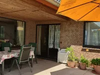 Vacation apartment for up to 8 people, 140 sqm, 2 WCs, directly on the L.Heide nature reserve - WiFi