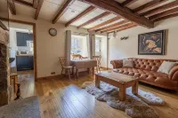 Chapel Cottage - with Log Burner - Homestays