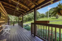 Creekside Cozy Cabin:Minutes to UTK, Dtwn Knox & M’ville ,Marina, & TYS airport - Træningscentre