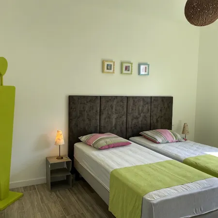VERY LARGE NEW APARTMENT 300 m from the beach SUPERB SEA VIEW 6/8 PP