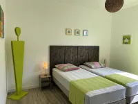 VERY LARGE NEW APARTMENT 300 m from the beach SUPERB SEA VIEW 6/8 PP - 3 tähden
