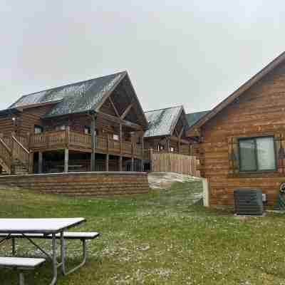 Cozy 3 Bed 2 Bath Cabin located next to Three Bears Resort in Warrens Wisconsin Hotel Exterior