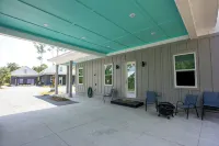 Starry Night: 3,800 Sqft, 1-Min to Beach!  - Resort Pool, Dog Friendly! - 4-Star