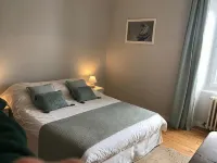 Beautiful family home - sleeps 10 - 3 min from the beach - Wifi