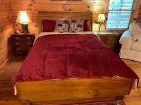 Secluded & Cozy Log Cabin w/Expansive Deck Views - 4-Star