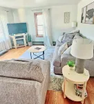 Stumble-In Guest House- Downtown Location
