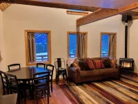 Cozy Woodland Escape: Scenic Cabin Retreat in Alpine, WY - Chalets