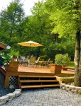 Beautiful property with hot spa and private swimming pool. Has king bed & more.
