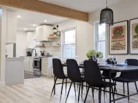 Perfect for large groups, lots of parking, 5BRs, Game Room, Fast Wifi โรงแรมในคิตเชเนอร์