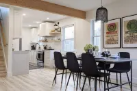 Perfect for large groups, lots of parking, 5BRs, Game Room, Fast Wifi