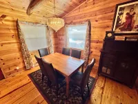 Gone With The Wind #47 New cabin to VRBO walking distance from courthouse square