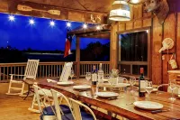 El Castell on the Llano River [Cabins C + D]