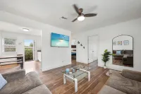 2BR on Swinton - 1 Mile to Beach, 1 Block to Ave - 4 tähden