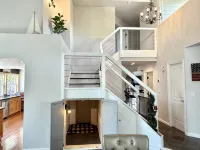 Spacious 4 Br Home, with Fireplace, Wet Bar, Pool, & Indoor Jacuzzi Tub.