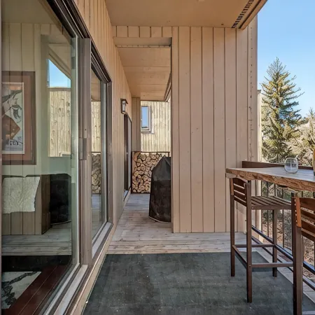 Riverfront 2BR2BA Condo. Sauna, Pool & Hot Tub. Minutes to Vail & Beaver Creek.