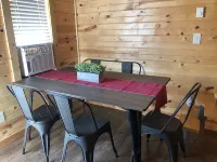 美麗的黑山丘陵露營地小屋#6 - 木屋