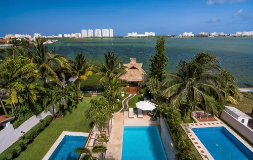 Luxury Waterfront Villa with private gym and cinema