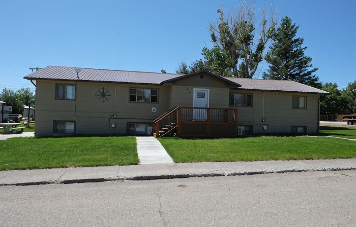 Freshly Remodeled 2 Bedroom, Full Kitchen, living Room Suite, in Cascade unit #1