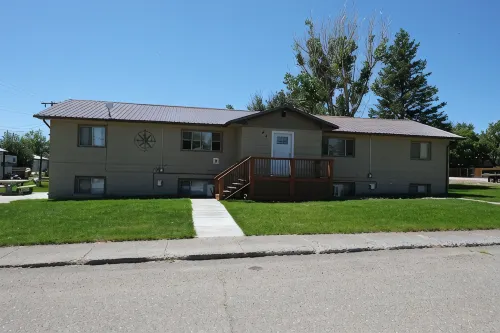 Freshly Remodeled 2 Bedroom, Full Kitchen, living Room Suite, in Cascade unit #1 - Apartments