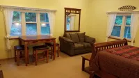 The Esker Ridge Chalet, Pristine Elkhart Solitude - 4-Star