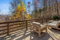 Serene, Secluded Cabin 5 Miles from the Biltmore and Downtown - Chalets