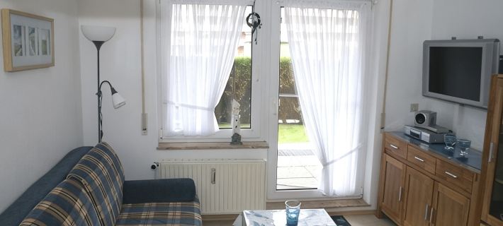 Vacation apartment on the eastfr. North Sea coast in Dornumersiel.  Now also with WiFi ドルヌマージールのホテル