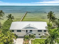 Oceanfront Multi-Family Retreat // 4 Bed, 4.5 Bath // 2 Fully Equipped Kitchens!
