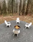 White Mountains - Cozy cabin by the lake with fire pit.