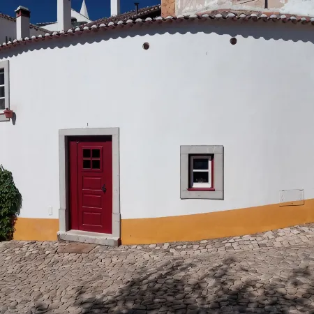 Charming house inside walls of Óbidos