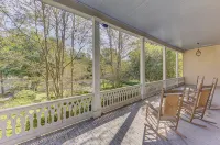 Belle Terre Mansion - Remodeled Pre-Civil War- Contemporary. Southern. History.