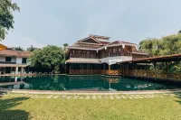Governor's Residence - Pool