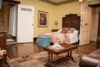 Vandiver Inn Hotels in 
