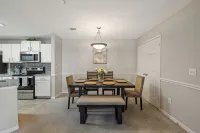 Bright 3Br by  Uga, Near DT and Georgia Museum of Art, Urban Oasis - Pools