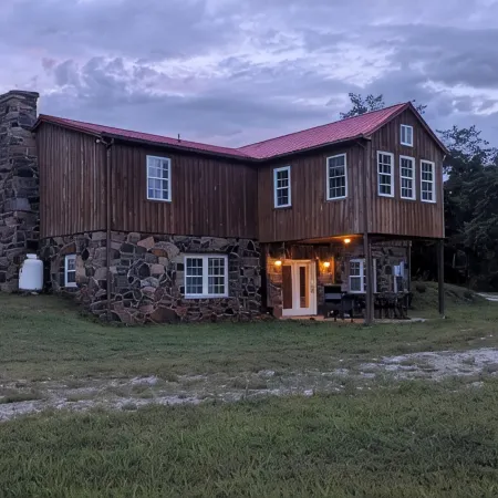 Cattle farm getaway in Virginia's best wine & beer country! Fiber Optic Wi-Fi!