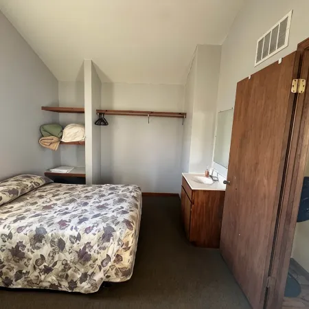 Lakeside Motor Lodge